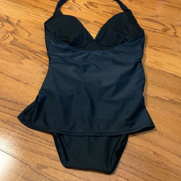 Hilor One piece Size 10 black swimsuit with fully skirted ruched overlay - Picture 6 of 9